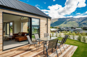 Alpine Bliss - Wanaka Holiday Home